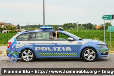 Skoda Octavia Wagon V serie
Polizia di Stato
Polizia Stradale
Allestimento Focaccia
POLIZIA M4757
Auto 5
In scorta alla Mille Miglia 2023
Parole chiave: Skoda Octavia_Wagon_Vserie POLIZIAM4757 1000_Miglia_2023