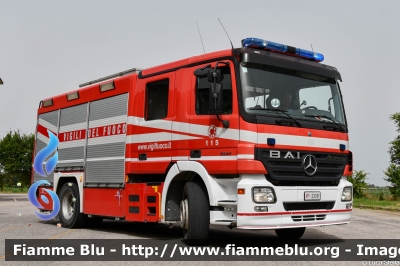 Mercedes-Benz Actros 1841 II serie
Vigili del Fuoco
Comando Provinciale di Ferrara
Distaccamento Permanente di Codigoro (FE)
AutoPompaSerbatoio allestimento Bai
Ricondizionata Fortini
VF 23351
Parole chiave: Mercedes-Benz Actros1841_IIserie VF23351