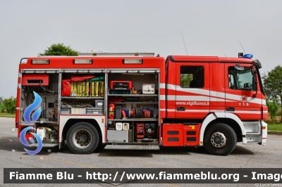 Mercedes-Benz Actros 1841 II serie
Vigili del Fuoco
Comando Provinciale di Ferrara
Distaccamento Permanente di Codigoro (FE)
AutoPompaSerbatoio allestimento Bai
Ricondizionata Fortini
VF 23351
Parole chiave: Mercedes-Benz Actros1841_IIserie VF23351