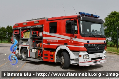 Mercedes-Benz Actros 1841 II serie
Vigili del Fuoco
Comando Provinciale di Ferrara
Distaccamento Permanente di Codigoro (FE)
AutoPompaSerbatoio allestimento Bai
Ricondizionata Fortini
VF 23351
Parole chiave: Mercedes-Benz Actros1841_IIserie VF23351