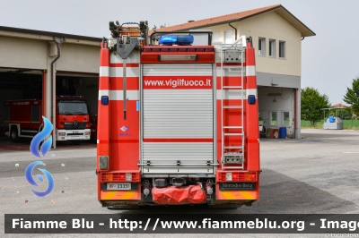 Mercedes-Benz Actros 1841 II serie
Vigili del Fuoco
Comando Provinciale di Ferrara
Distaccamento Permanente di Codigoro (FE)
AutoPompaSerbatoio allestimento Bai
Ricondizionata Fortini
VF 23351
Parole chiave: Mercedes-Benz Actros1841_IIserie VF23351