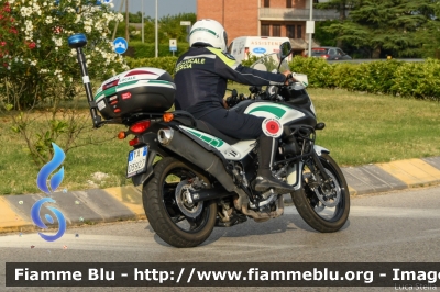 Suzuki
Polizia Locale Brescia
POLIZIA LOCALE YA 03927
In scorta alla 1000 Miglia 2022
Parole chiave: POLIZIALOCALEYA03927 1000_Miglia_2022