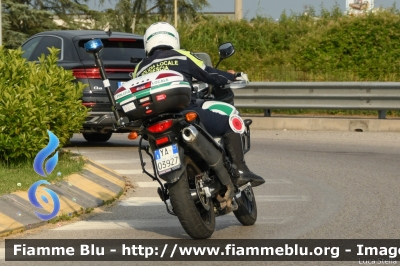 Suzuki
Polizia Locale Brescia
POLIZIA LOCALE YA 03927
In scorta alla 1000 Miglia 2022
Parole chiave: POLIZIALOCALEYA03927 1000_Miglia_2022