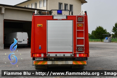 Mercedes-Benz Atego 1828 I serie
Vigili del Fuoco
Comando Provinciale di Ferrara
Distaccamento Permanente di Codigoro
Allestimento BAI
Ricondizionato Fortini
VF 22994
Parole chiave: Mercedes-Benz Atego_1828_Iserie VF22994