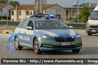 Skoda Superb Wagon III serie restyle
Polizia di Stato
Polizia Stradale
POLIZIA M6367
Parole chiave: Skoda Superb_Wagon_IIIserie_restyle POLIZIAM6367 1000_Miglia_2022