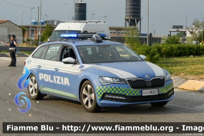 Skoda Superb Wagon III serie restyle
Polizia di Stato
Polizia Stradale
POLIZIA M6367
Parole chiave: Skoda Superb_Wagon_IIIserie_restyle POLIZIAM6367 1000_Miglia_2022