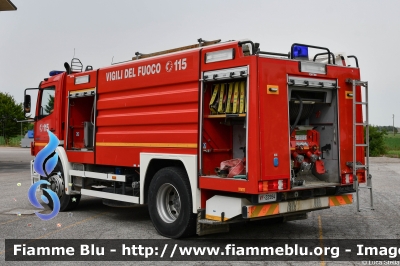 Mercedes-Benz Atego 1828 I serie
Vigili del Fuoco
Comando Provinciale di Ferrara
Distaccamento Permanente di Codigoro
Allestimento BAI
Ricondizionato Fortini
VF 22994
Parole chiave: Mercedes-Benz Atego_1828_Iserie VF22994