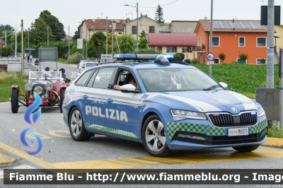 Skoda Superb Wagon III serie restyle
Polizia di Stato
Polizia Stradale
Allestimento Focaccia
POLIZIA M6371
Auto 4
In scorta alla Mille Miglia 2023
Parole chiave: Skoda Superb_Wagon_IIIserie POLIZIAM6371 1000_Miglia_2023