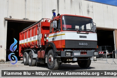 Iveco 330-26
Vigili del Fuoco
Comando Provinciale di Ferrara
Distaccamento Permanente di Portomaggiore
Allestimento Baribbi
VF 17299
Parole chiave: Iveco 330-26 VF17299