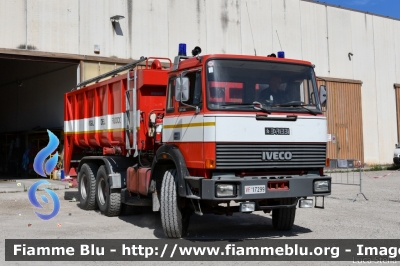 Iveco 330-26
Vigili del Fuoco
Comando Provinciale di Ferrara
Distaccamento Permanente di Portomaggiore
Allestimento Baribbi
VF 17299
Parole chiave: Iveco 330-26 VF17299