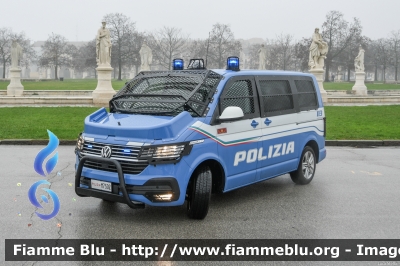 Volkswagen T6.1 Multivan
Polizia di Stato
2° Reparto Mobile - Padova
Allestito Focaccia
POLIZIA M7502
Parole chiave: Volkswagen T6.1_Multivan POLIZIAM7502