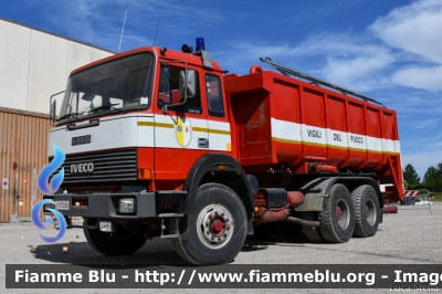 Iveco 330-26
Vigili del Fuoco
Comando Provinciale di Ferrara
Distaccamento Permanente di Portomaggiore
Allestimento Baribbi
VF 17299
Parole chiave: Iveco 330-26 VF17299