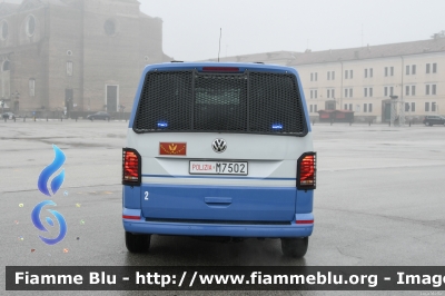 Volkswagen T6.1 Multivan
Polizia di Stato
2° Reparto Mobile - Padova
Allestito Focaccia
POLIZIA M7502
Parole chiave: Volkswagen T6.1_Multivan POLIZIAM7502