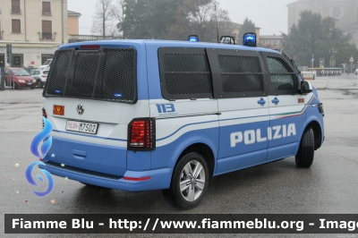 Volkswagen T6.1 Multivan
Polizia di Stato
2° Reparto Mobile - Padova
Allestito Focaccia
POLIZIA M7502
Parole chiave: Volkswagen T6.1_Multivan POLIZIAM7502