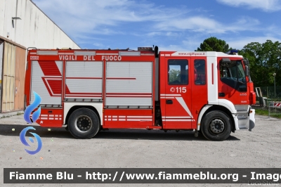 Iveco Stralis AF190S40 I serie
Vigili del Fuoco
Comando Provinciale di Ferrara
Distaccamento Permanente di Portomaggiore
AutoPompaSerbatoio allestimento Iveco-Magirus
VF 23957
Parole chiave: Iveco Stralis_AF190S40_Iserie VF23957