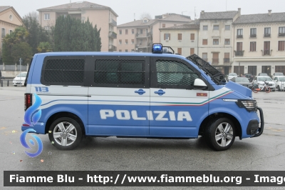 Volkswagen T6.1 Multivan
Polizia di Stato
2° Reparto Mobile - Padova
Allestito Focaccia
POLIZIA M7502
Parole chiave: Volkswagen T6.1_Multivan POLIZIAM7502