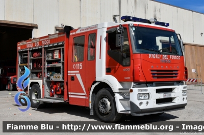 Iveco Stralis AF190S40 I serie
Vigili del Fuoco
Comando Provinciale di Ferrara
Distaccamento Permanente di Portomaggiore
AutoPompaSerbatoio allestimento Iveco-Magirus
VF 23957
Parole chiave: Iveco Stralis_AF190S40_Iserie VF23957