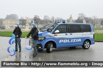 Volkswagen T6.1 Multivan
Polizia di Stato
2° Reparto Mobile - Padova
Allestito Focaccia
POLIZIA M7502
Parole chiave: Volkswagen T6.1 Multivan POLIZIA M7502