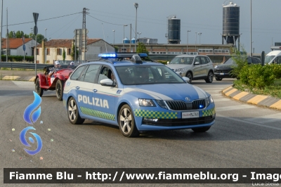 Skoda Octavia Wagon V serie
Polizia di Stato
Polizia Stradale
Allestimento Focaccia
POLIZIA M4769
Parole chiave: Skoda Octavia_Wagon_Vserie POLIZIAM4769 1000_Miglia_2022