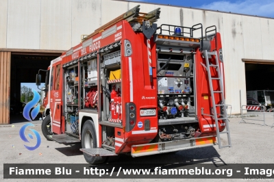 Iveco Stralis AF190S40 I serie
Vigili del Fuoco
Comando Provinciale di Ferrara
Distaccamento Permanente di Portomaggiore
AutoPompaSerbatoio allestimento Iveco-Magirus
VF 23957
Parole chiave: Iveco Stralis_AF190S40_Iserie VF23957