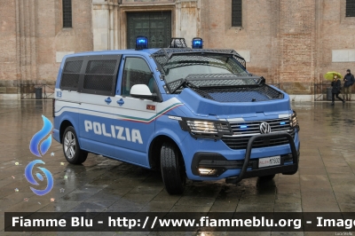 Volkswagen T6.1 Multivan
Polizia di Stato
2° Reparto Mobile - Padova
Allestito Focaccia
POLIZIA M7502
Parole chiave: Volkswagen T6.1 Multivan POLIZIA M7502