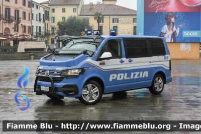 Volkswagen T6.1 Multivan
Polizia di Stato
2° Reparto Mobile - Padova
Allestito Focaccia
POLIZIA M7502
Parole chiave: Volkswagen T6.1 Multivan POLIZIA M7502