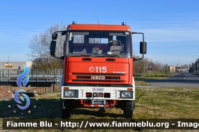  Iveco EuroCargo 135E23 4x4 I serie
Vigili del Fuoco
Comando Provinciale di Bologna
Distaccamento Volontario di Molinella
Allestimento Fortini
VF 21587 
Parole chiave:  Iveco EuroCargo_135E23_4x4_Iserie VF21587 