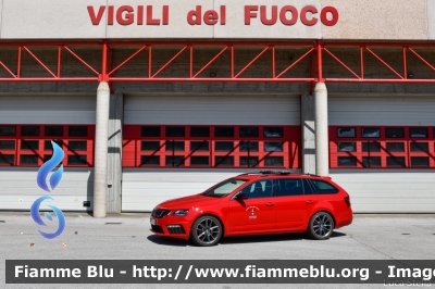 Skoda Octavia VRS IV serie
Vigili del Fuoco
Unione Distrettuale Alto Garda e Ledro
Corpo Volontario di Riva del Garda (TN)
VF 5L9 TN
Parole chiave: Skoda Octavia_VRS_IVserie VF5L9TN