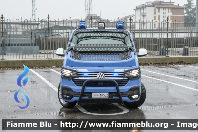 Volkswagen T6.1 Multivan
Polizia di Stato
2° Reparto Mobile - Padova
Allestito Focaccia
POLIZIA M7502
Parole chiave: Volkswagen T6.1 Multivan POLIZIAM7502