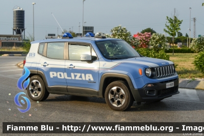 Jeep Renegade
Polizia di Stato
Reparto Prevenzione Crimine
POLIZIA N5885
Parole chiave: Jeep Renegade POLIZIAN5885 1000_Miglia_2022