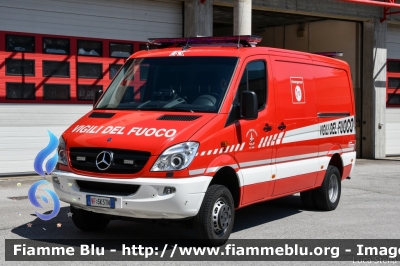 Mercedes-Benz Sprinter 4x4 III serie
Vigili del Fuoco
Unione Distrettuale Alto Garda e Ledro
Corpo Volontario di Riva del Garda (TN)
Allestimento Kofler Fahrzeugbau
VF 5K3 TN
Parole chiave: Mercedes-Benz Sprinter_4x4_IIIserie VF5K3TN