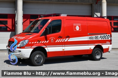 Mercedes-Benz Sprinter 4x4 III serie
Vigili del Fuoco
Unione Distrettuale Alto Garda e Ledro
Corpo Volontario di Riva del Garda (TN)
Allestimento Kofler Fahrzeugbau
VF 5K3 TN
Parole chiave: Mercedes-Benz Sprinter_4x4_IIIserie VF5K3TN