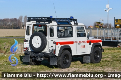 Land Rover Defender 90
Vigili del Fuoco
Comando Provinciale di Bologna
Distaccamento Volontario di Molinella
Fornitura Protezione Civile
Regionale Emilia Romagna
VF 22046
Parole chiave: Land-Rover Defender_90 VF22046