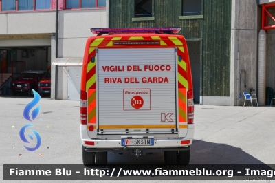 Mercedes-Benz Sprinter 4x4 III serie
Vigili del Fuoco
Unione Distrettuale Alto Garda e Ledro
Corpo Volontario di Riva del Garda (TN)
Allestimento Kofler Fahrzeugbau
VF 5K3 TN
Parole chiave: Mercedes-Benz Sprinter_4x4_IIIserie VF5K3TN