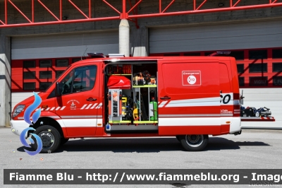 Mercedes-Benz Sprinter 4x4 III serie
Vigili del Fuoco
Unione Distrettuale Alto Garda e Ledro
Corpo Volontario di Riva del Garda (TN)
Allestimento Kofler Fahrzeugbau
VF 5K3 TN
Parole chiave: Mercedes-Benz Sprinter_4x4_IIIserie VF5K3TN