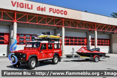 Land-Rover Defender 110
Vigili del Fuoco
Unione Distrettuale Alto Garda e Ledro
Corpo Volontario di Riva del Garda
Ex Corpo di Nago Torbole
Soccorso Salvamento Acquatico
VF H45 TN
Parole chiave: Land-Rover Defender_110 VFH45TN