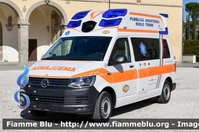 Volkswagen Transporter T6
Pubblica Assitenza Ravenna
sede di Riolo Terme
Allestimento EDM
Parole chiave: Volkswagen Transporter_T6 Ambulanza