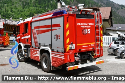 Scania P410 4x4 II serie
Vigili del Fuoco
Unione Distrettuale di Fiemme
Corpo Volontario di Predazzo (TN)
Allestimento Rosenbauer-Brandus
VF 5D6 TN
Parole chiave: Scania P410_4x_IIserie VF5D6TN