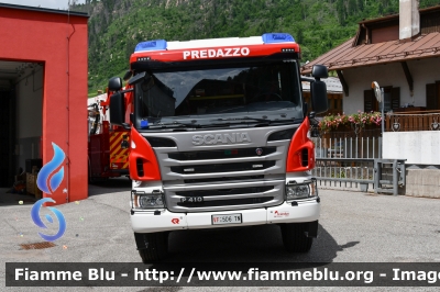 Scania P410 4x4 II serie
Vigili del Fuoco
Unione Distrettuale di Fiemme
Corpo Volontario di Predazzo (TN)
Allestimento Rosenbauer-Brandus
VF 5D6 TN
Parole chiave: Scania P410_4x_IIserie VF5D6TN