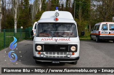 Fiat 238/E
Associazione Pubblica Assistenza Ferrarese - ODV
Allestimento Vision
Allestimento Savio
Parole chiave: Fiat 238/E AmbulanzA