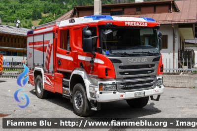 Scania P410 4x4 II serie
Vigili del Fuoco
Unione Distrettuale di Fiemme
Corpo Volontario di Predazzo (TN)
Allestimento Rosenbauer-Brandus
VF 5D6 TN
Parole chiave: Scania P410_4x_IIserie VF5D6TN