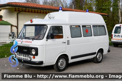 Fiat 238/E
Associazione Pubblica Assistenza Ferrarese - ODV
Allestimento Vision
Allestimento Savio
Parole chiave: Fiat 238/E AmbulanzA