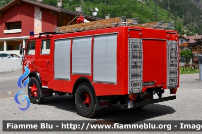 OM N100
Vigili del Fuoco
Unione Distrettuale di Fiemme
Corpo Volontario di Predazzo (TN)
Allestimento Baribbi
VF 7T8 TN
Parole chiave: OM N100 VF7T8TN