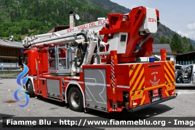 Scania P320 II serie
Vigili del Fuoco
Unione Distrettuale di Fiemme (TN)
ospitato dal Corpo Volontario di Predazzo (TN)
Allestimento Rosenbauer
VF 2L3 TN
Parole chiave: Scania P320 II serie vf2l3tn