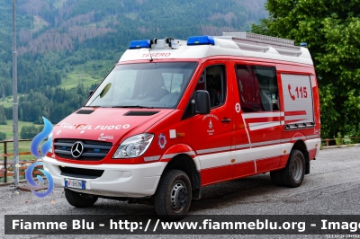 Mercedes Benz Sprinter III serie 4X4
Vigili del Fuoco
Unione Distrettuale di Fiemme
Corpo Volontario di Tesero (TN)
Allestimento Brandschutz - Rosenbauer
VF 5H5 TN
Parole chiave: Mercedes Benz Sprinter_IIIserie_4X4 VF5H5TN