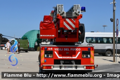 Iveco EuroFire 150E28 I serie
Vigili del Fuoco
Comando Provinciale di Rimini
AutoScala da 37 metri
Allestimento Magirus
VF 22538
Parole chiave: Iveco EuroFire_150E28_Iserie >VF22538 <Bell_Italia_2021