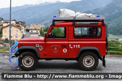 Land Rover Defender 90
Vigili del Fuoco
Unione Distrettuale di Fiemme
Corpo Volontario di Tesero (TN)
VF 3E9 TN
Parole chiave: Land-Rover Defender_90 VF3E9TN