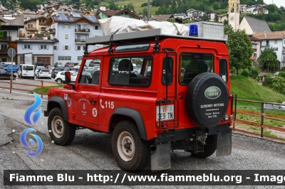 Land Rover Defender 90
Vigili del Fuoco
Unione Distrettuale di Fiemme
Corpo Volontario di Tesero (TN)
VF 3E9 TN
Parole chiave: Land-Rover Defender_90 VF3E9TN