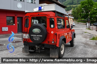 Land Rover Defender 90
Vigili del Fuoco
Unione Distrettuale di Fiemme
Corpo Volontario di Tesero (TN)
VF 3E9 TN
Parole chiave: Land-Rover Defender_90 VF3E9TN