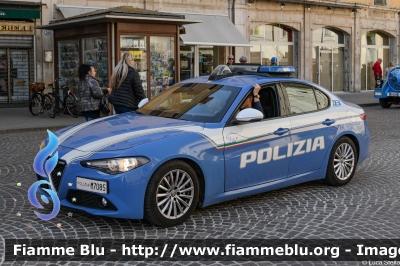 Alfa Romeo Nuova Giulia
Polizia di Stato
Squadra Volante
Allestimento FCA
POLIZIA M7085
Parole chiave: Alfa-Romeo Nuova_Giulia POLIZIAM7085